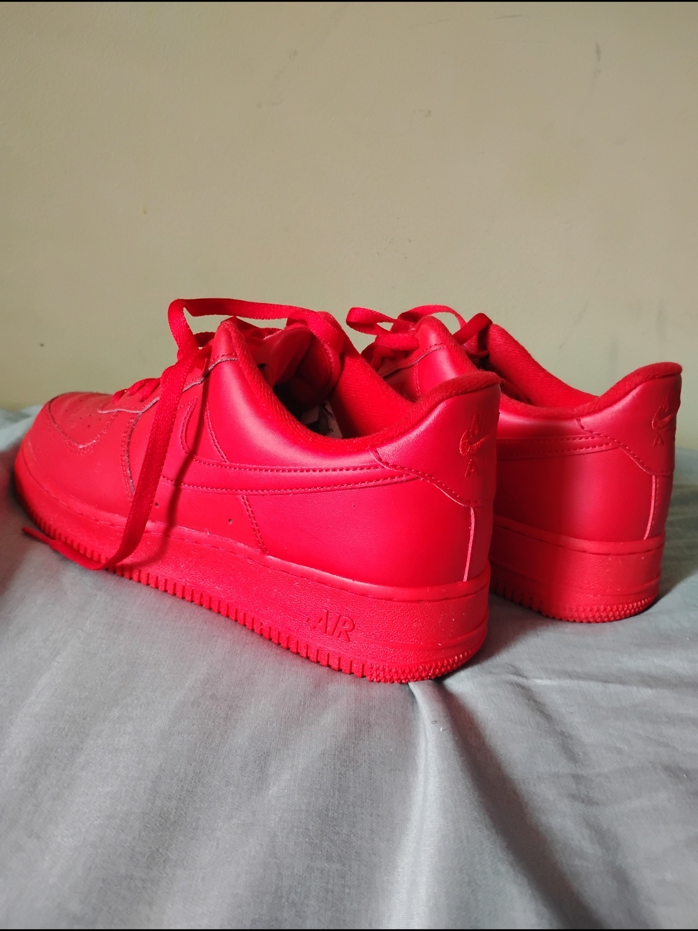 Nike Airfoce1  All-Red Low Top Sneakers